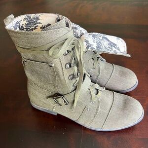Call It Spring Vintage Y2K Canvas Combat Women's Army Green Boots EUC Size 40